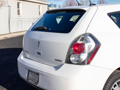 Used 2010 Pontiac Vibe w/ Preferred Package image 27