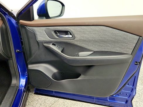 Used 2023 Nissan Rogue SV image 25