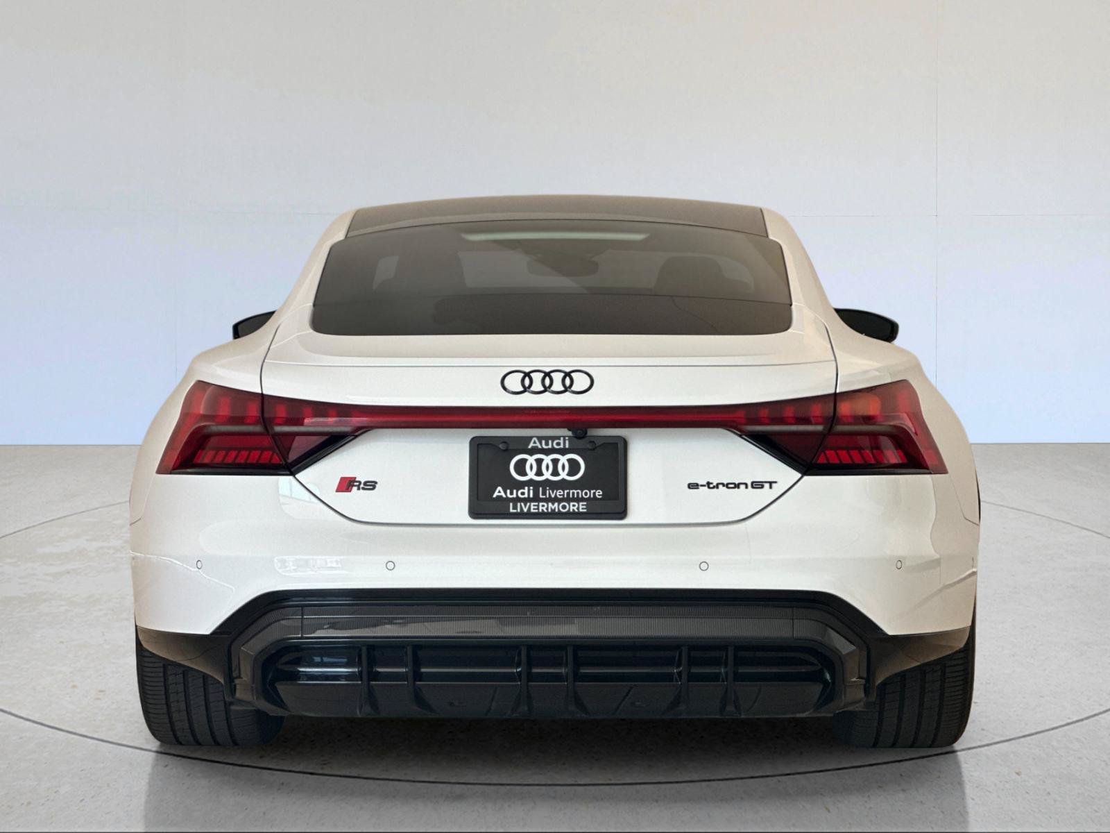 Used 2023 Audi RS e-tron GT w/ Carbon Performance Package AWD/4WD image 5