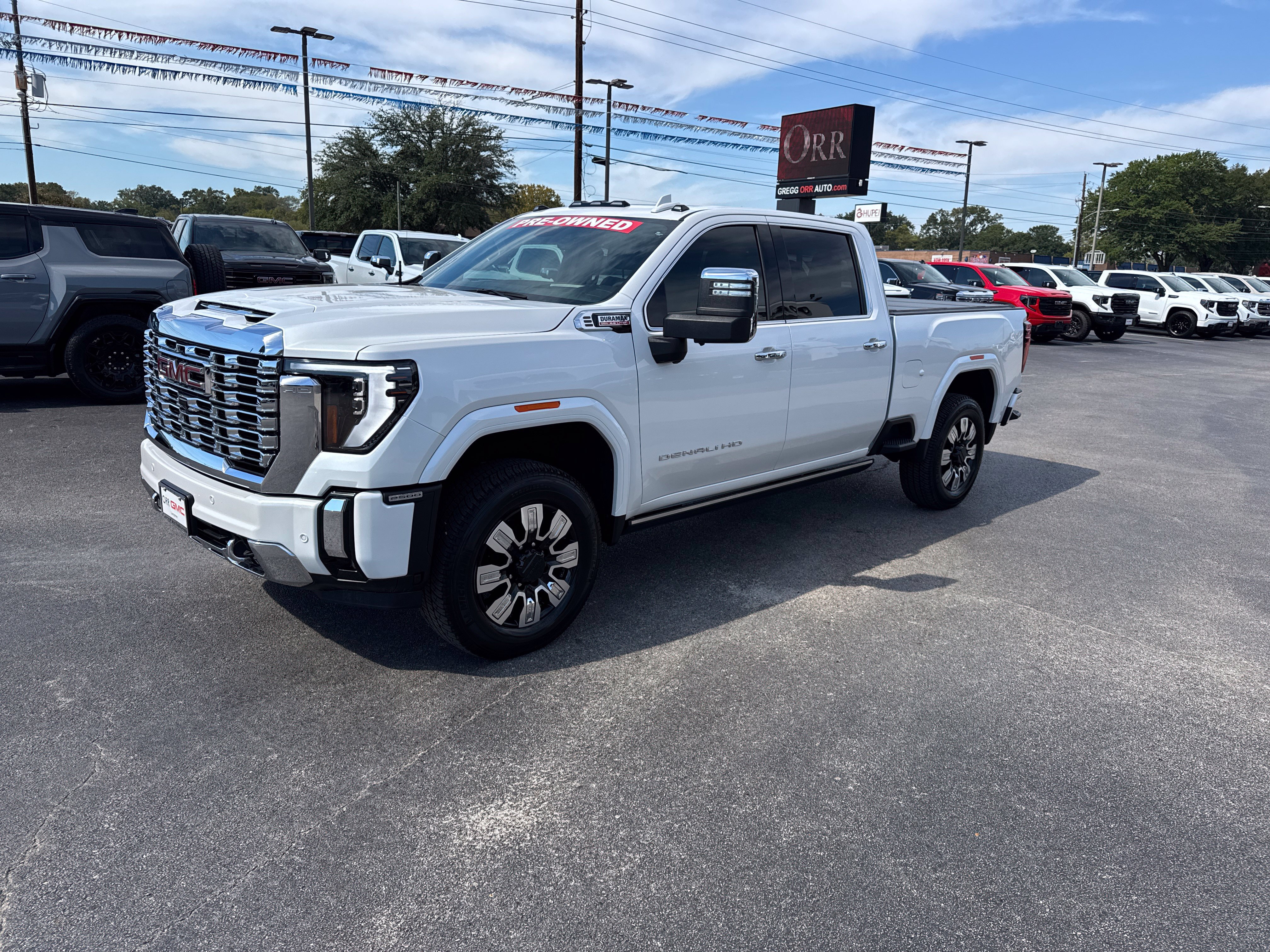 Used 2025 GMC Sierra 2500 Denali w/ Denali Reserve Package AWD/4WD image 1