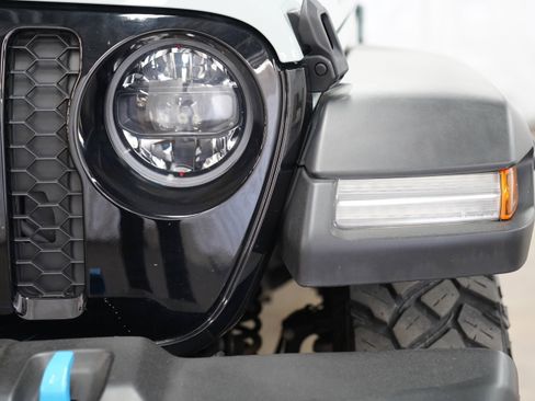 Used 2023 Jeep Wrangler Unlimited AWD/4WD image 14