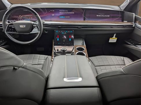 Certified 2025 Cadillac Escalade ESV Sport Platinum image 13