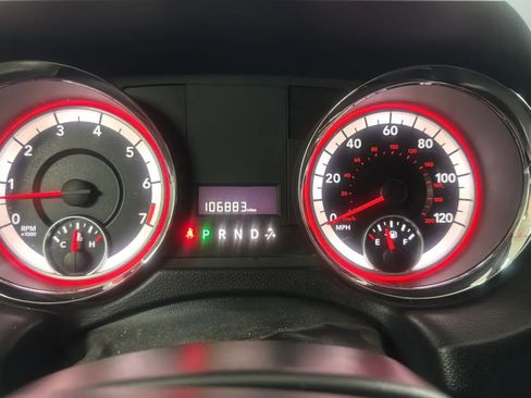 Used 2019 Dodge Grand Caravan SXT FWD image 11
