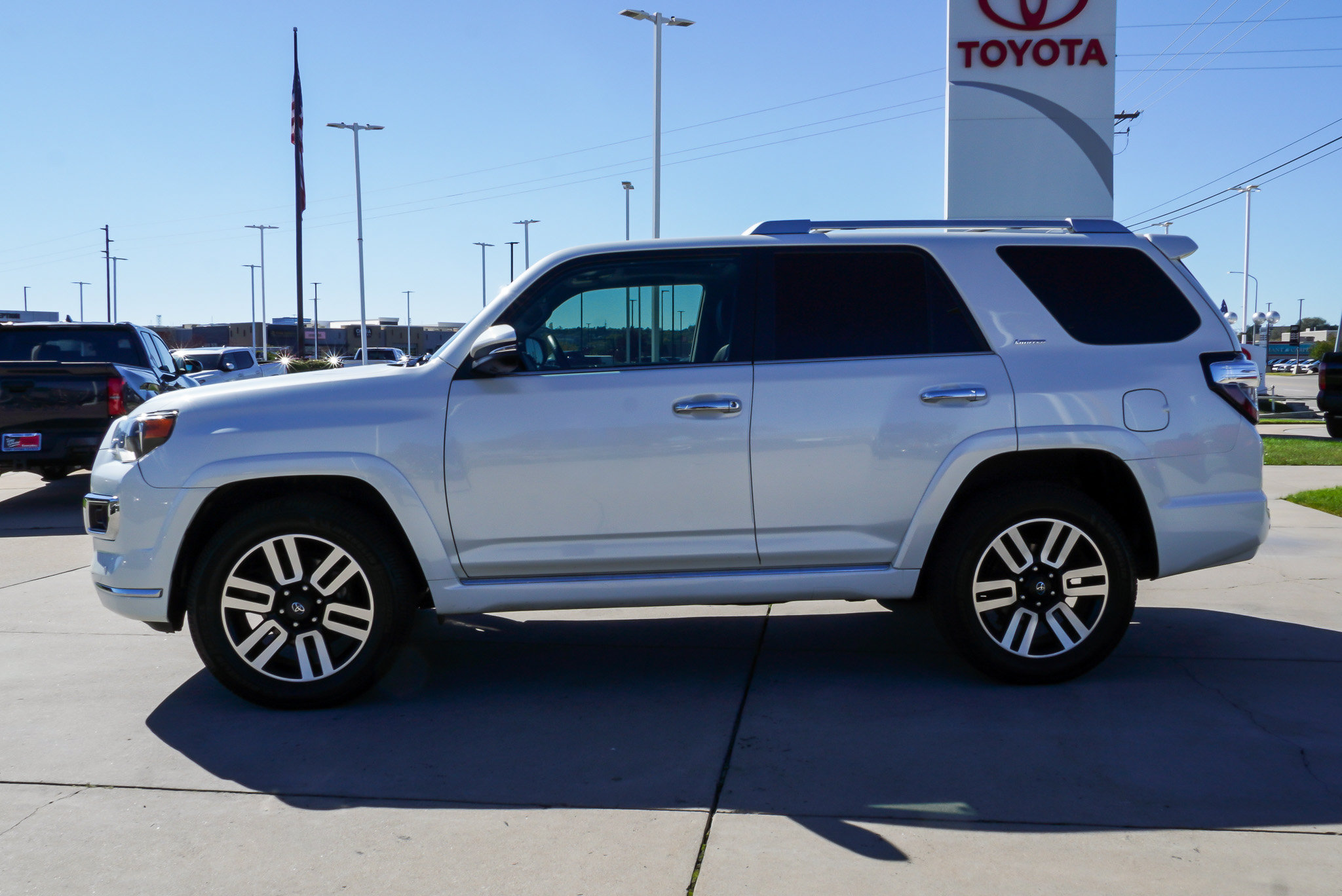 Certified 2022 Toyota 4Runner Limited AWD/4WD image 5