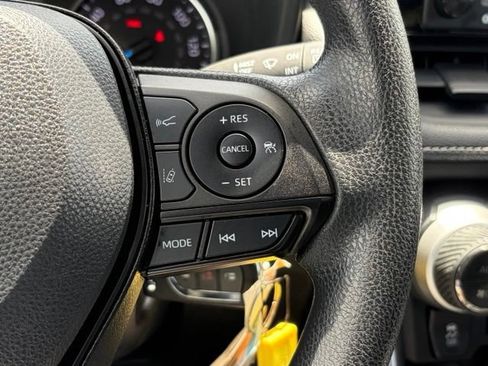 Used 2022 Toyota RAV4 LE AWD/4WD image 21