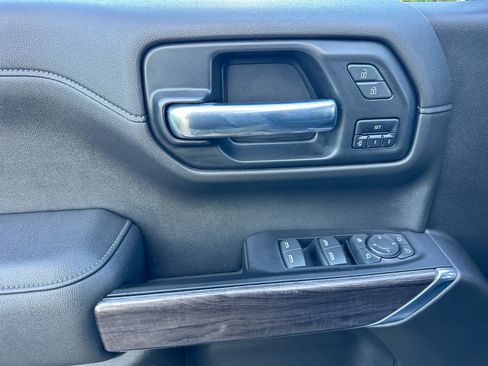 Used 2022 Chevrolet Silverado 1500 LTZ w/ Z71 Off-Road Package AWD/4WD image 10