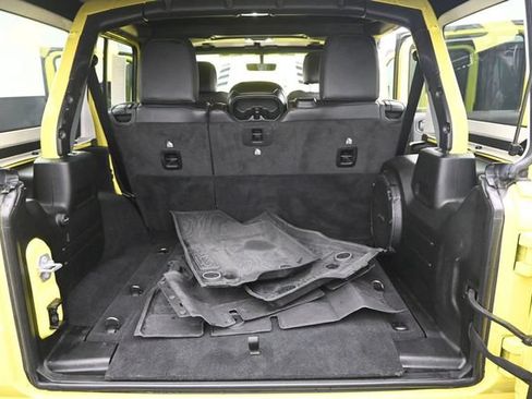 Certified 2023 Jeep Wrangler Unlimited Rubicon w/ Cold Weather Group AWD/4WD image 12