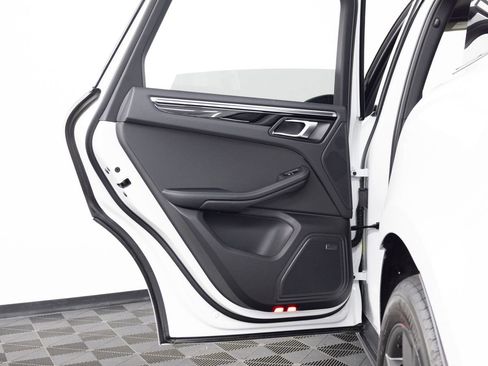 New 2026 Porsche Macan Turbo AWD/4WD image 29