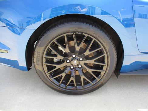 Used 2017 Ford Mustang GT w/ GT Performance Package RWD image 11