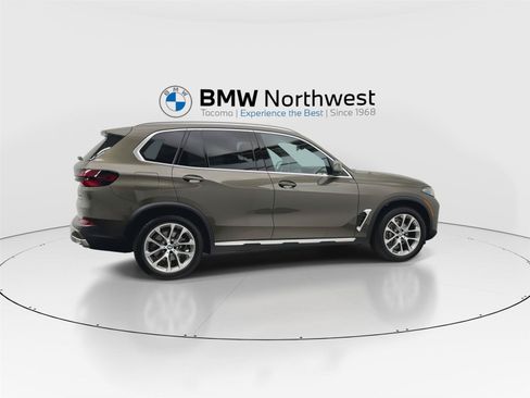 Used 2025 BMW X5 xDrive40i w/ Climate Comfort Package AWD/4WD image 4