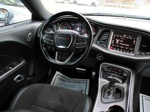 Used 2022 Dodge Challenger R/T Scat Pack image 14