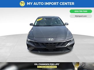 Used 2024 Hyundai Elantra Limited video 2