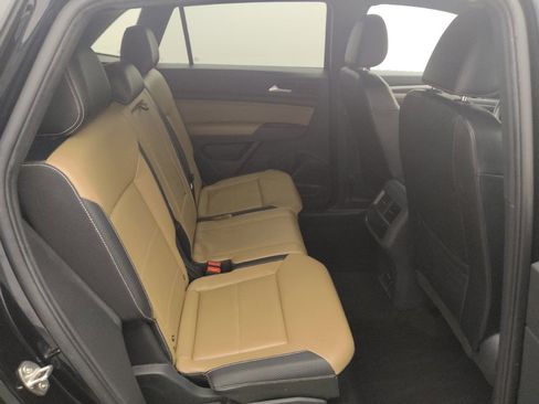 Used 2022 Volkswagen Atlas Cross Sport SE FWD image 19