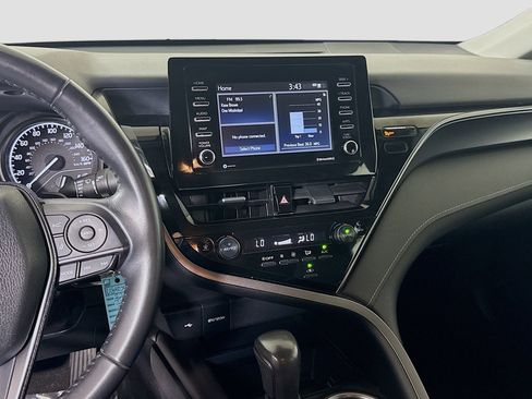 Used 2024 Toyota Camry SE image 18