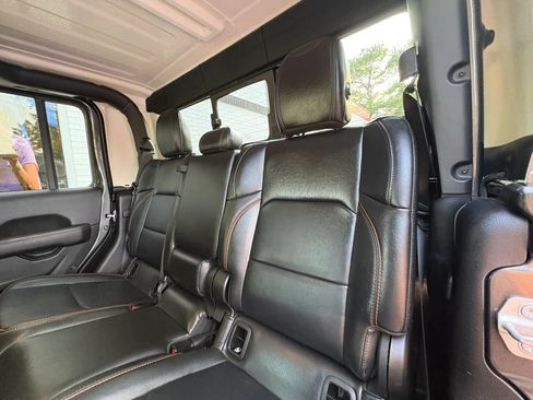 Used 2022 Jeep Gladiator Mojave w/ Cold Weather Group AWD/4WD image 23