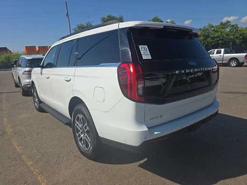 Used 2025 Ford Expedition Active RWD image 4