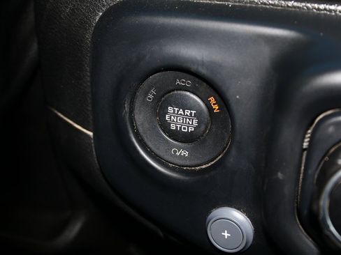 Used 2018 Jeep Wrangler Unlimited Sahara w/ Quick Order Package 24M Moab image 18