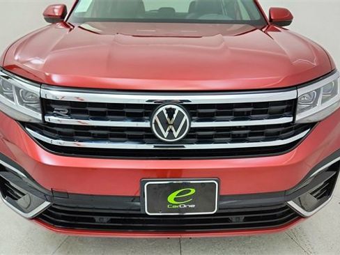 Used 2021 Volkswagen Atlas Cross Sport SE w/ Panoramic Sunroof Package image 8