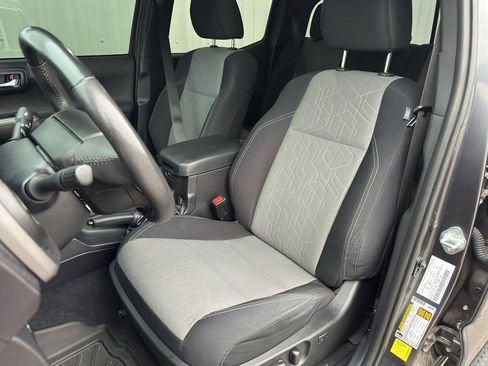 Certified 2021 Toyota Tacoma TRD Off-Road w/ Technology Package image 8