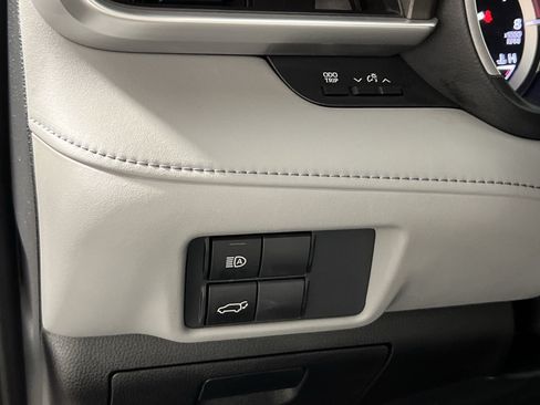 Used 2022 Toyota Highlander XLE AWD/4WD image 33
