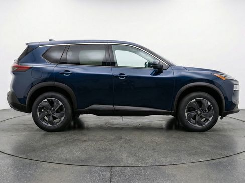 Used 2025 Nissan Rogue SV image 11