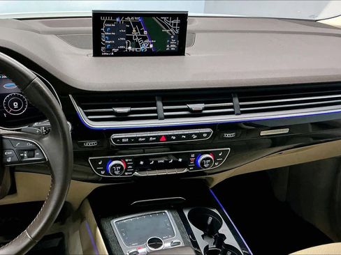 Used 2019 Audi Q7 3.0T Prestige image 9