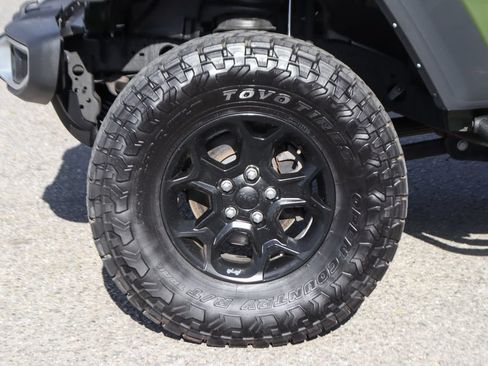 Used 2023 Jeep Gladiator Sport AWD/4WD image 38