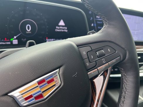 Used 2024 Cadillac Escalade ESV Premium Luxury image 27