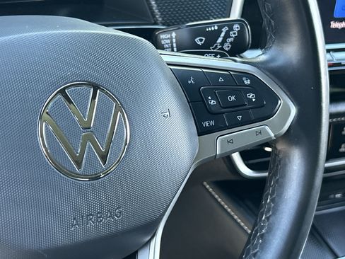 Certified 2024 Volkswagen Atlas Cross Sport SEL R-Line AWD/4WD image 29