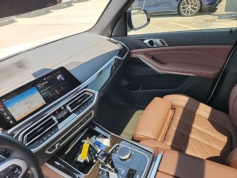 Used 2023 BMW X5 sDrive40i w/ M Sport Package image 6