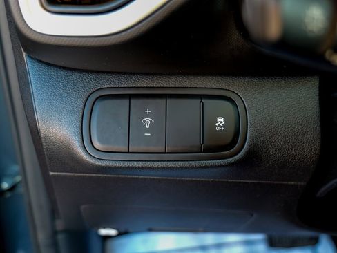 Used 2024 Hyundai Venue SEL image 45