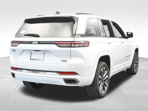 Used 2024 Jeep Grand Cherokee Overland image 5