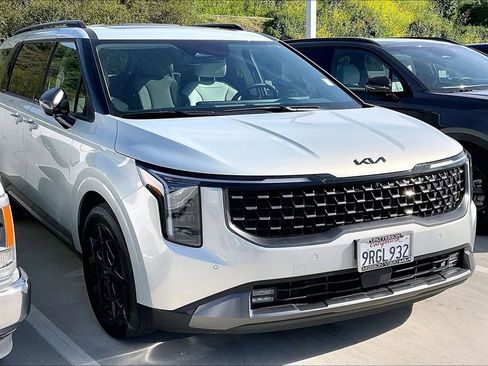 Certified 2025 Kia Carnival SX Prestige image 2