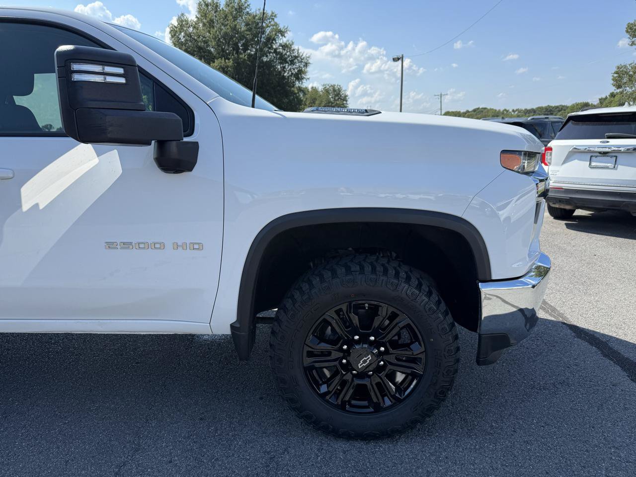 Used 2023 Chevrolet Silverado 2500 LT AWD/4WD image 34