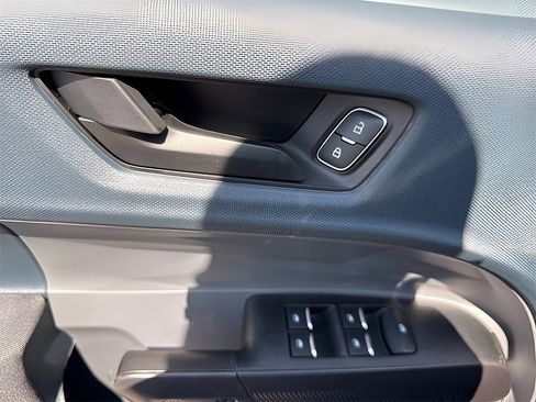 Used 2025 Ford Maverick XL image 17