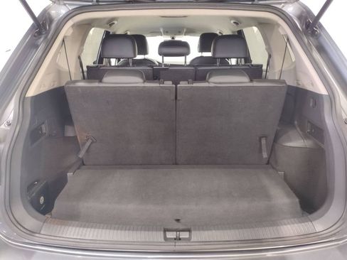 Used 2018 Volkswagen Tiguan SE FWD image 17