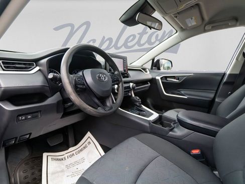 Used 2021 Toyota RAV4 XLE AWD/4WD image 4