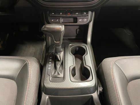 Used 2015 GMC Canyon SLE w/ All-Terrain Package AWD/4WD image 11
