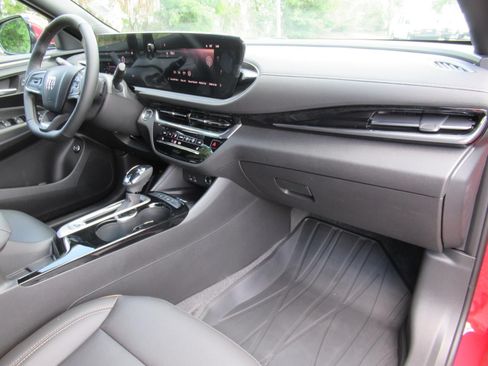 Used 2026 Buick Envista Avenir FWD image 11