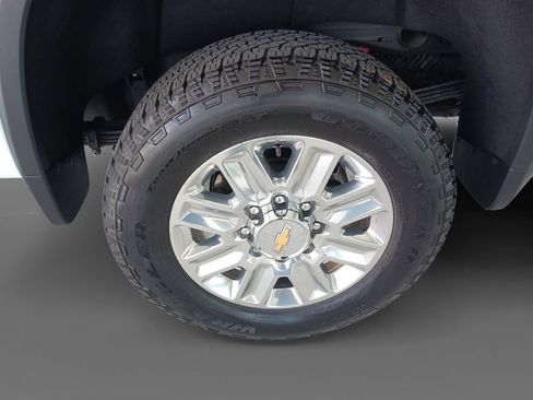 Used 2024 Chevrolet Silverado 2500 High Country w/ High Country Premium Package AWD/4WD image 8