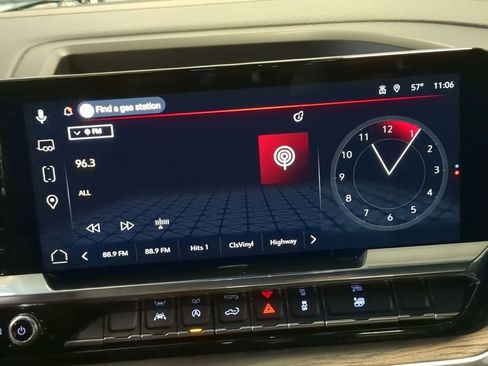 Used 2025 GMC Sierra 1500 SLT image 16