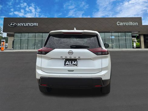Used 2025 Nissan Rogue SV FWD image 6