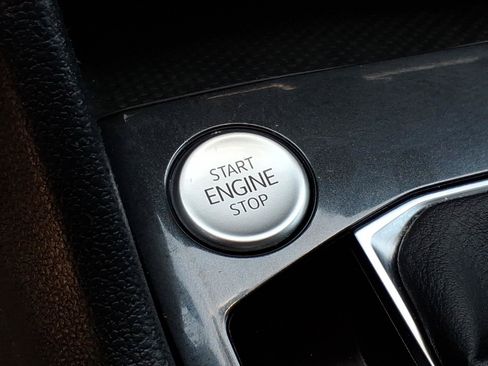 Certified 2023 Volkswagen Tiguan S FWD image 31