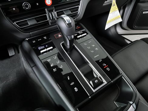 New 2026 Porsche Macan S image 17