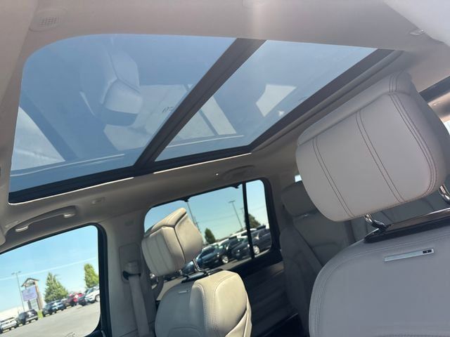 Used 2022 Jeep Grand Wagoneer Series I w/ Flexible Seating Group AWD/4WD image 22