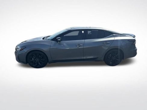 Used 2023 Nissan Maxima SR w/ Sport Mat Group FWD image 2