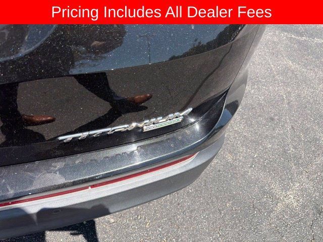 Used 2015 Ford Edge Titanium FWD image 3