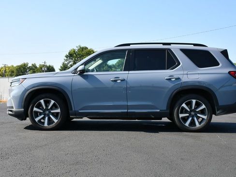 Certified 2025 Honda Pilot Touring image 4