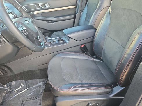 Used 2018 Ford Explorer XLT w/ Equipment Group 202A image 17