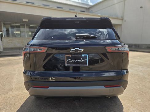 Used 2026 Chevrolet Equinox LT w/ Convenience Package II FWD image 6